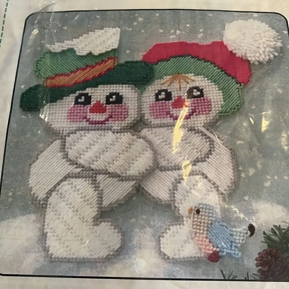 Temptations Holiday North pole Couple Canvas Kit new